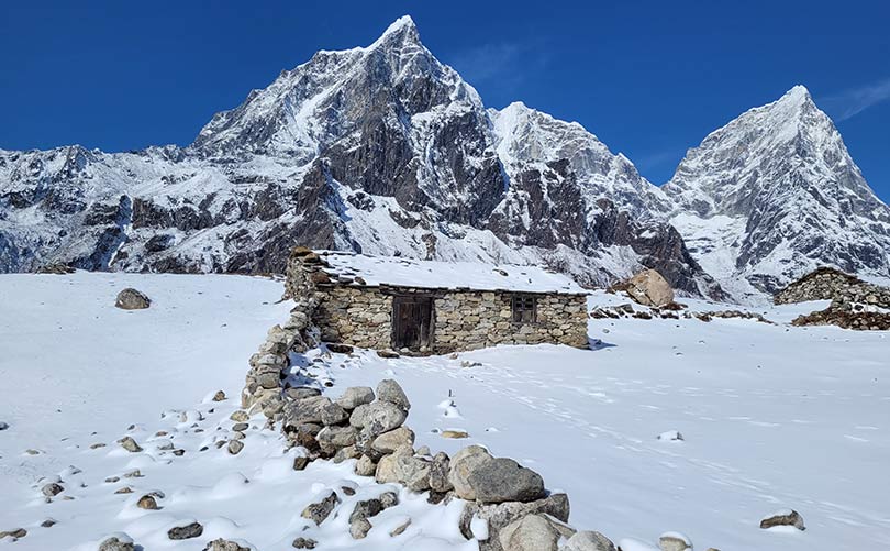 Beautiful photo of Everest Region during Winter Season;  which can be a best time to trek to Everest Base Camp if you enjoy snow